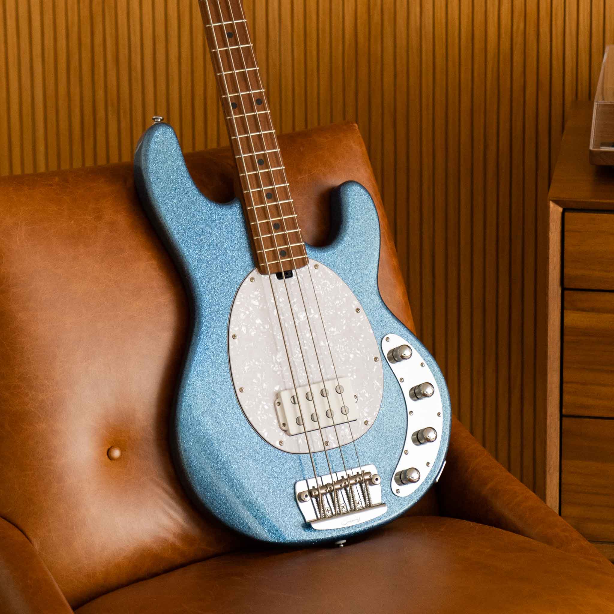 ベース Musicman RAY34 Blue Sparkle Sterling StingRay – Sterling by Music Man
