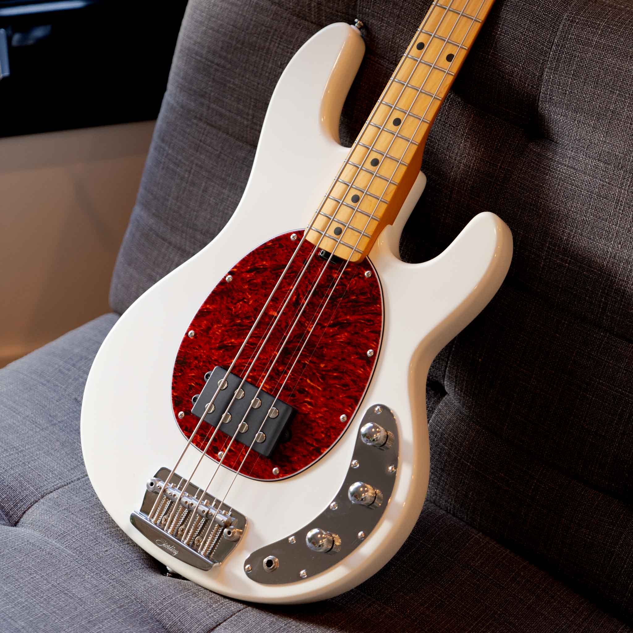 StingRay Classic – Sterling by Music Man