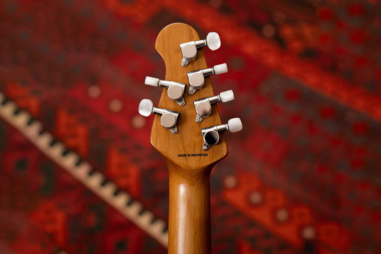 Roasted maple headstock and locking tuners